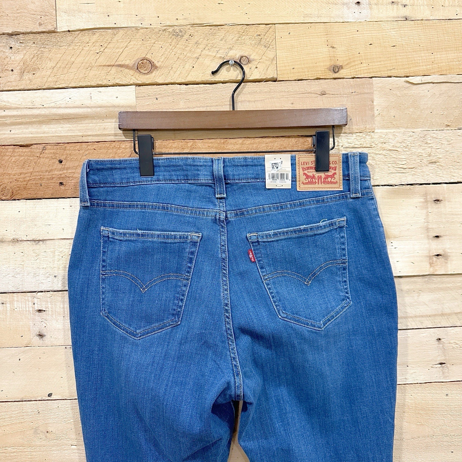 NWT Levi’s 726 Flare Jeans Women’s 33×32 Denim Bell Bottom High Rise Retro