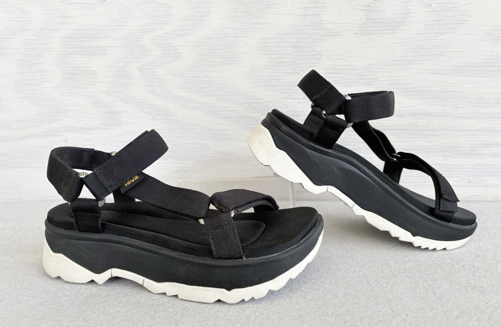 Teva Women’s Jadito Adjustable Black & White Strappy Platform Sandals Size 8