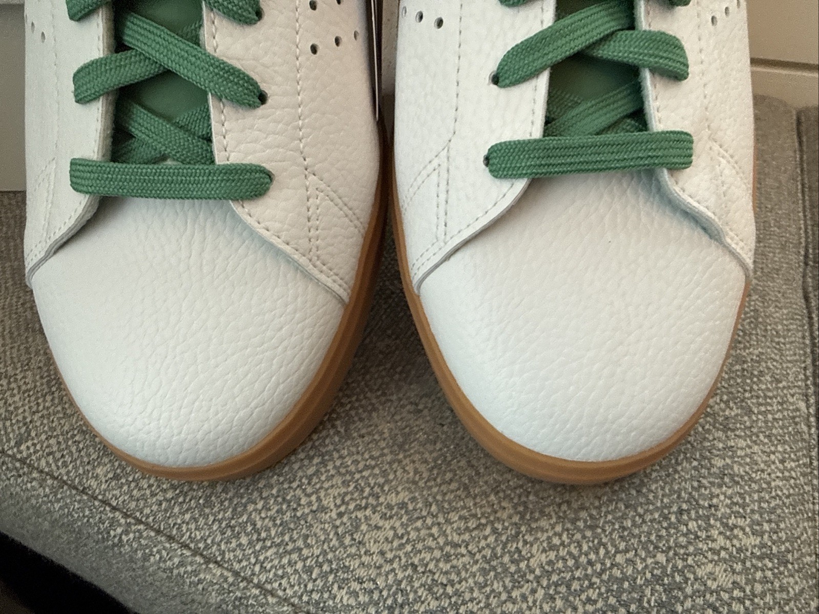 Size 11 Men’s Adidas Advantage 2.0 White Preloved Green Gum Sneakers IG9172