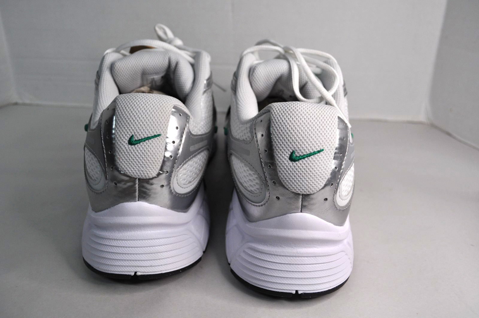 Nike V5 RNR White Malachite Green HJ5228-100 Men’s Size 13 New NWT
