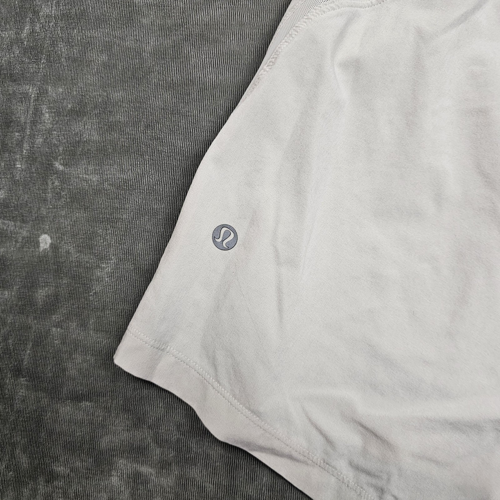 Lululemon Shorts Mens Large Cream 6in Inseam Unlined Running Pace Breaker Gym