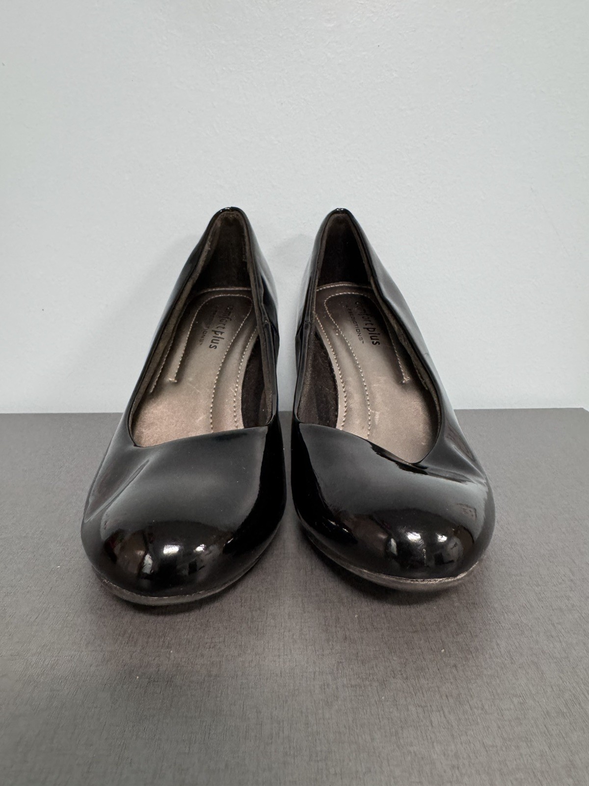 Comfort Plus by Predictions Black Patent Mid Heel Pumps Size 5.5