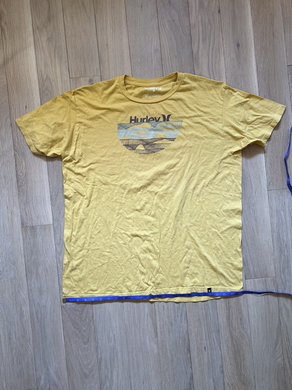 Hurley Men’s XL Surf Skate 2000’s Y2K T-Shirt Yellow