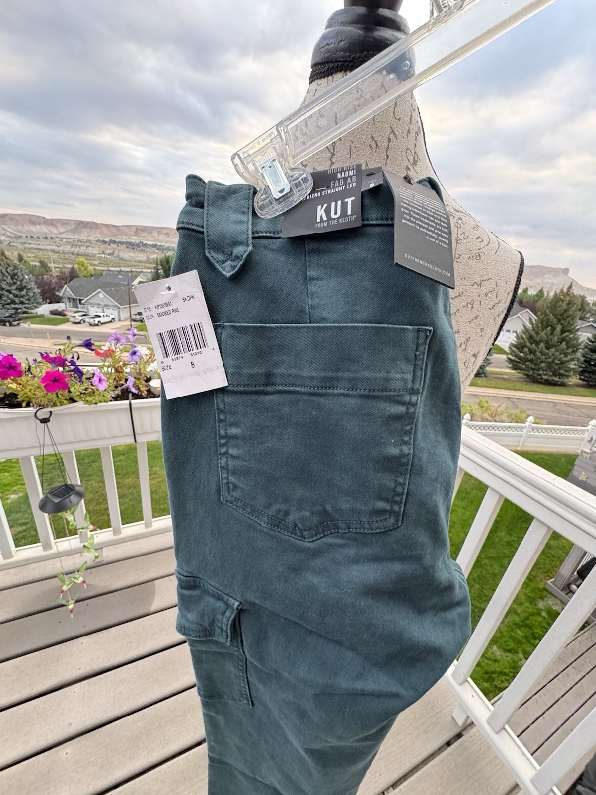 KUT FROM THE CLOTH, SZ 8, PINE GREEN PANTS, CROP LENGTH, EXCELLENT NEW W/TAGS A+