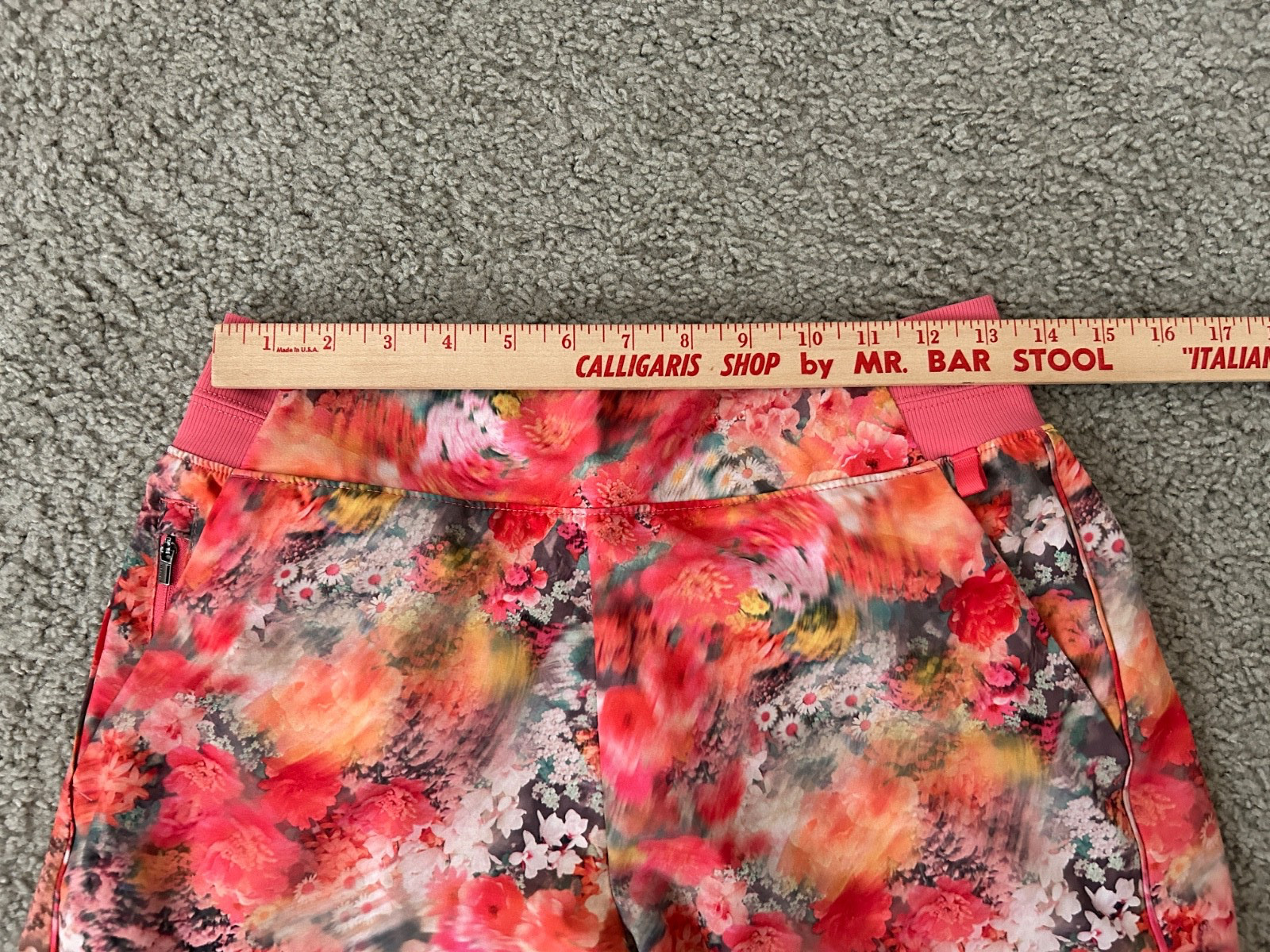Athleta Shorts Women’s Size 6 Pink Coral Brooklyn Printed Casual Elastic Running