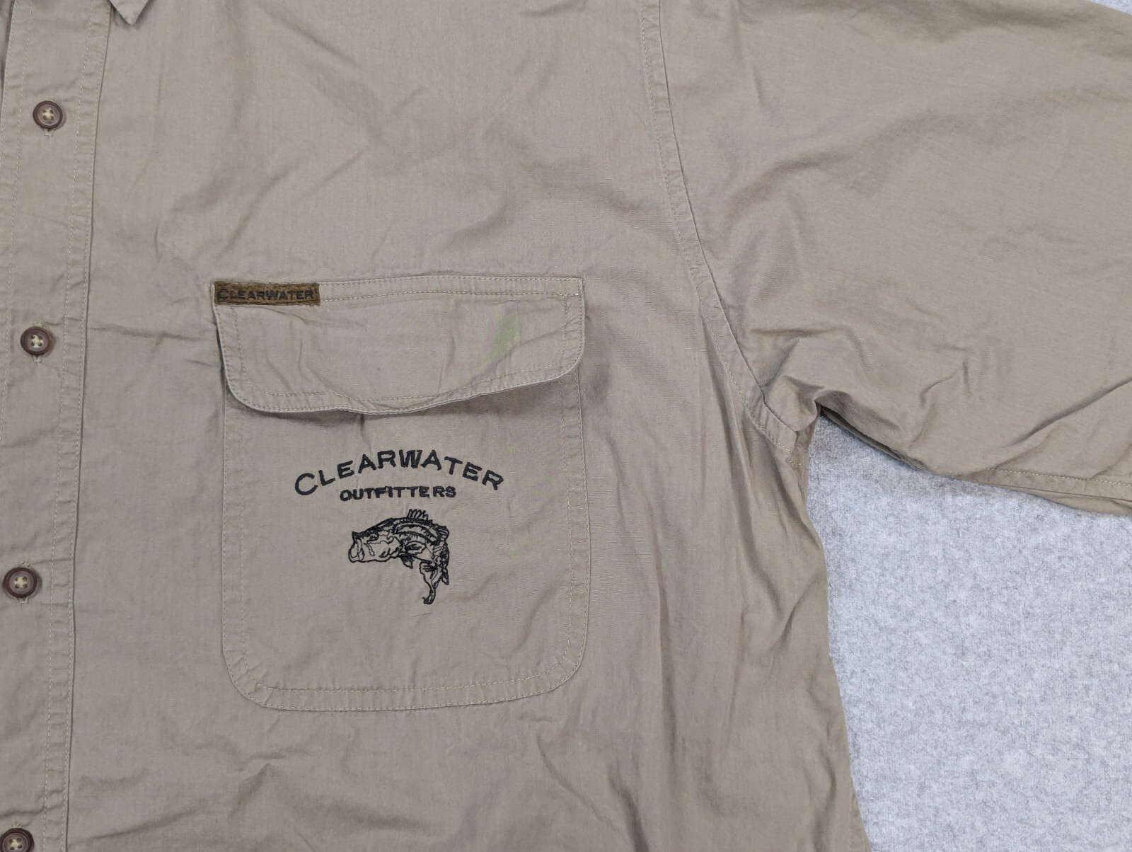 Clearwater Shirt Mens Extra Large Beige Fishing Outdoors Lures Reels Vented