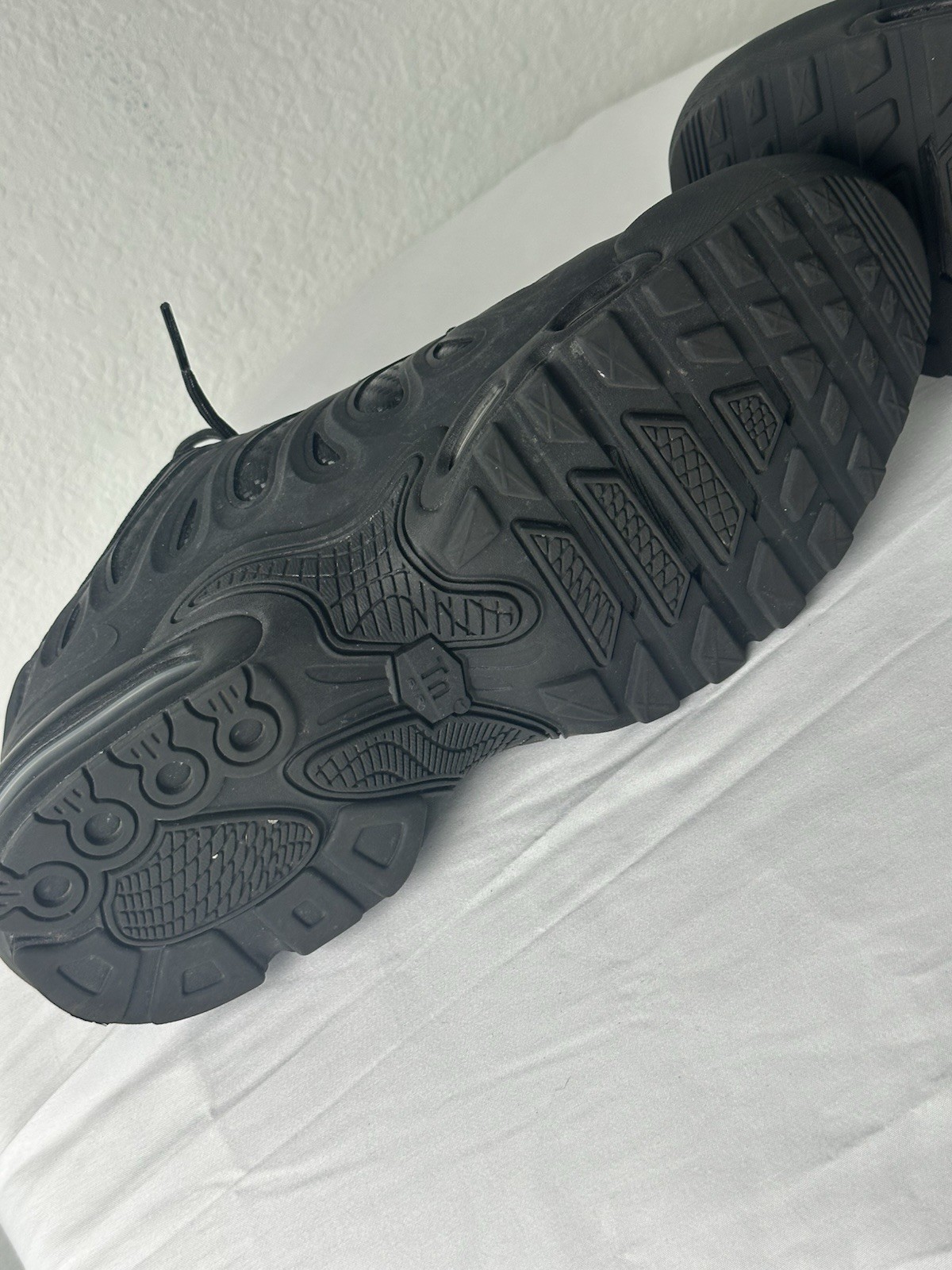 Nike Air Max Plus TN Black Size 9