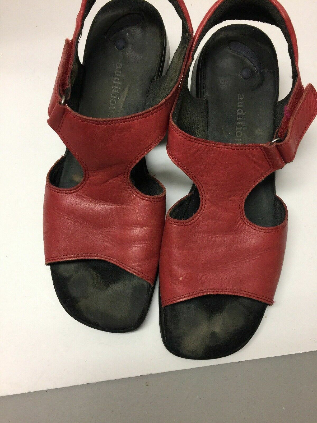 Auditions Ladies 1 1/2 In Wedge Heel Sandal Size 12AA Red A239ss
