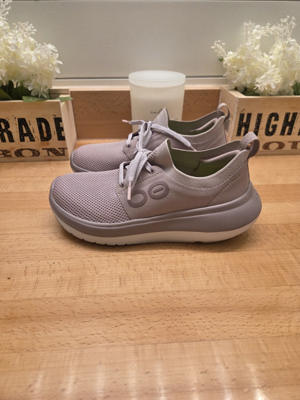 OOFOS OOmy Stride Recovery Sneakers Stardust Light Purple Womens Size 6
