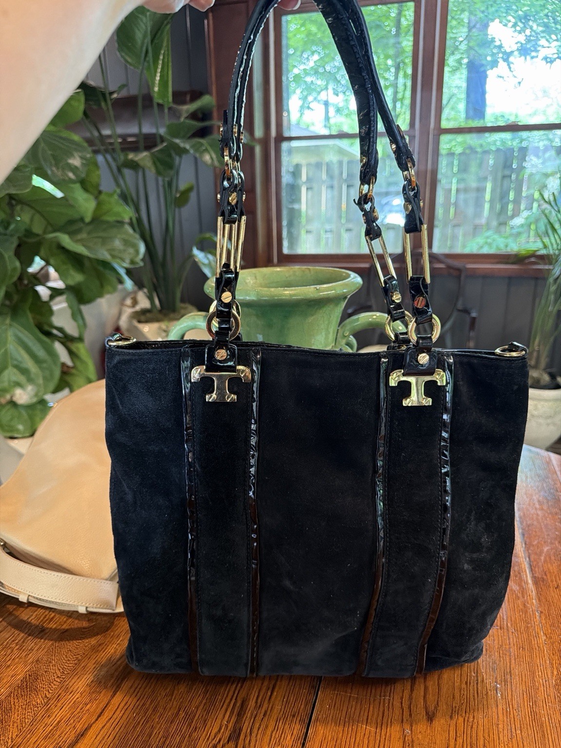Tory Burch Black Shoulder Bag Gold Hardware Logo Accents Lined Inner Pockets