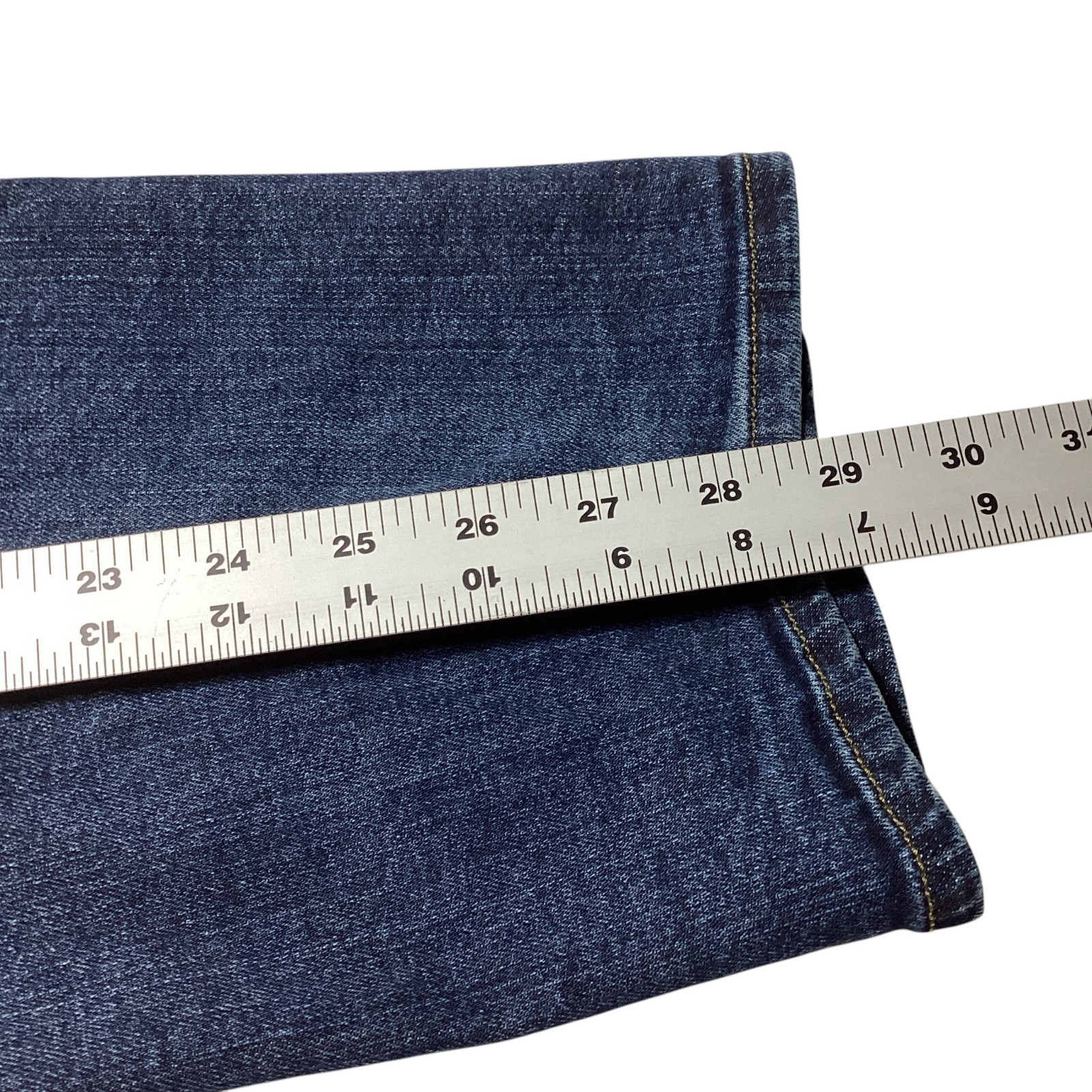 Lee: Men’s Extreme Motion Jeans, Straight Taper, Size 38 x 30