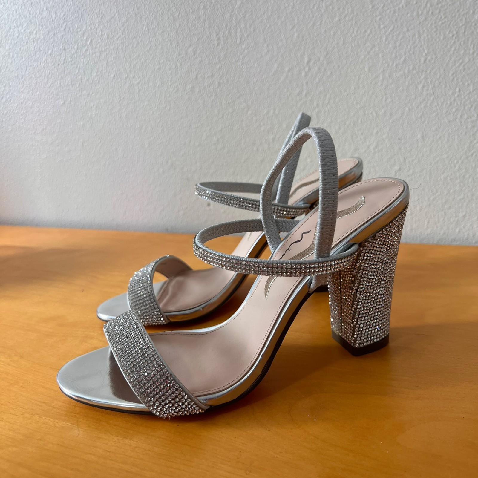 Nina Sanchia Silver Rhinestone Evening Sandals | Women’s Size 6, Prom Wedding