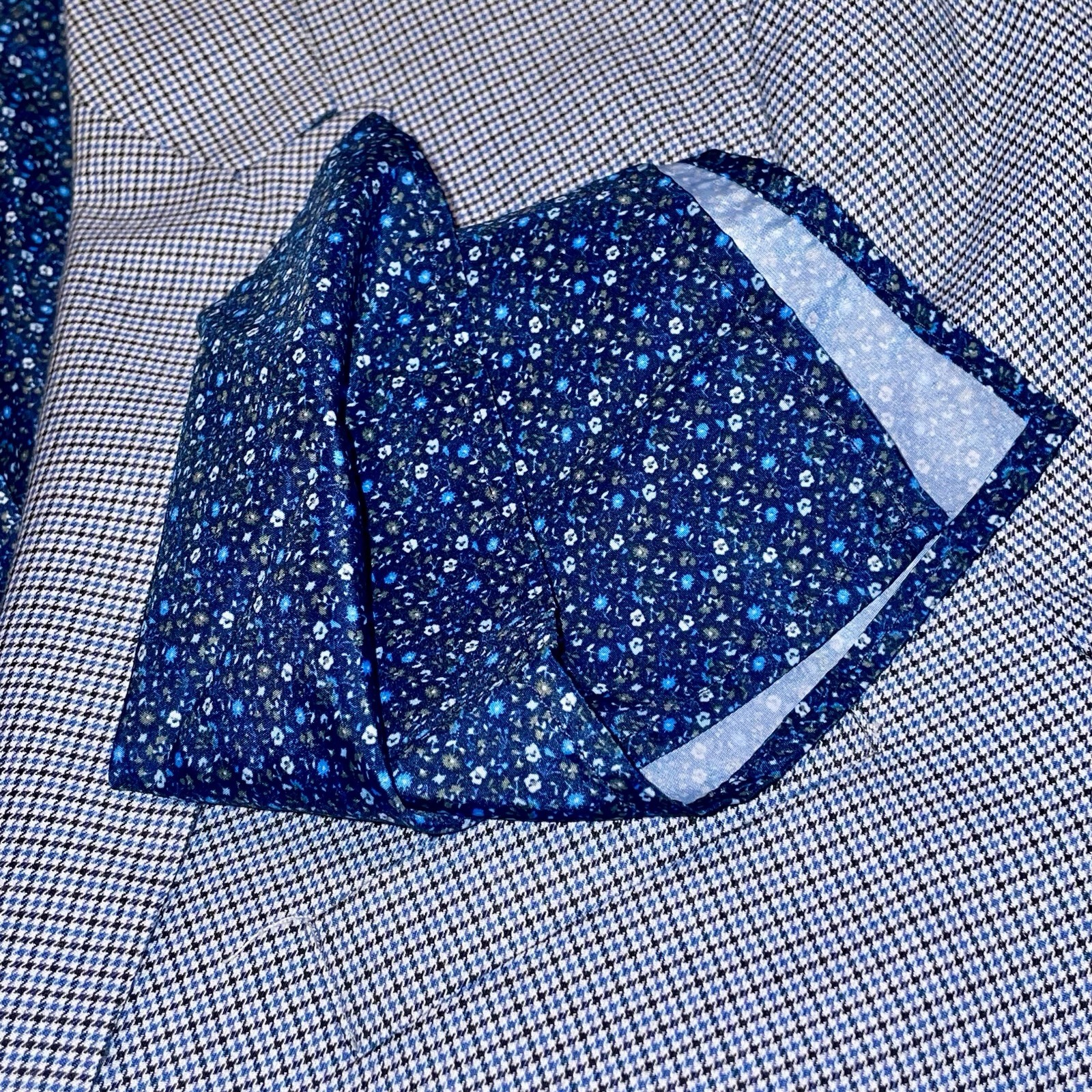 Alan Flusser Blue Check Floral Liner PolyBlend Mens•48R SportsCoat Jacket Blazer