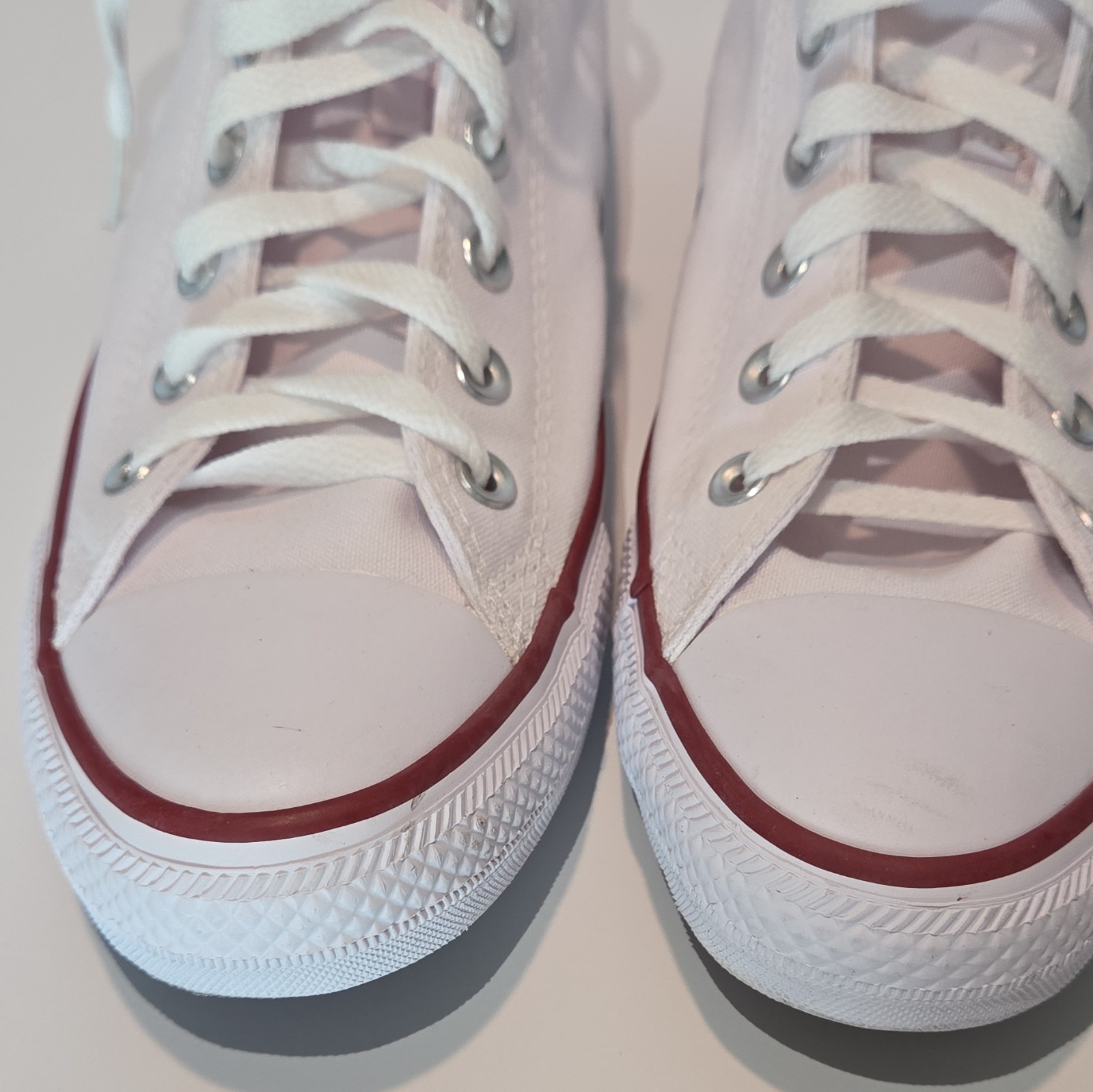 Converse Chuck Taylor All Star White Shoes Sneakers Hi Tops Men 8 Women 9.5 /10