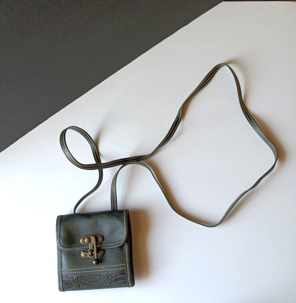 Crossbody Purse Small Wallet Green Credit Card Carrier Change Purse Lock Closure