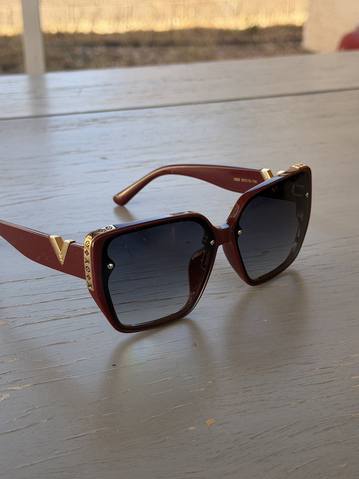 Louis Vuitton Z0805 Square Burgundy Plastic Women’s Sunglasses Gray Tinted UV400