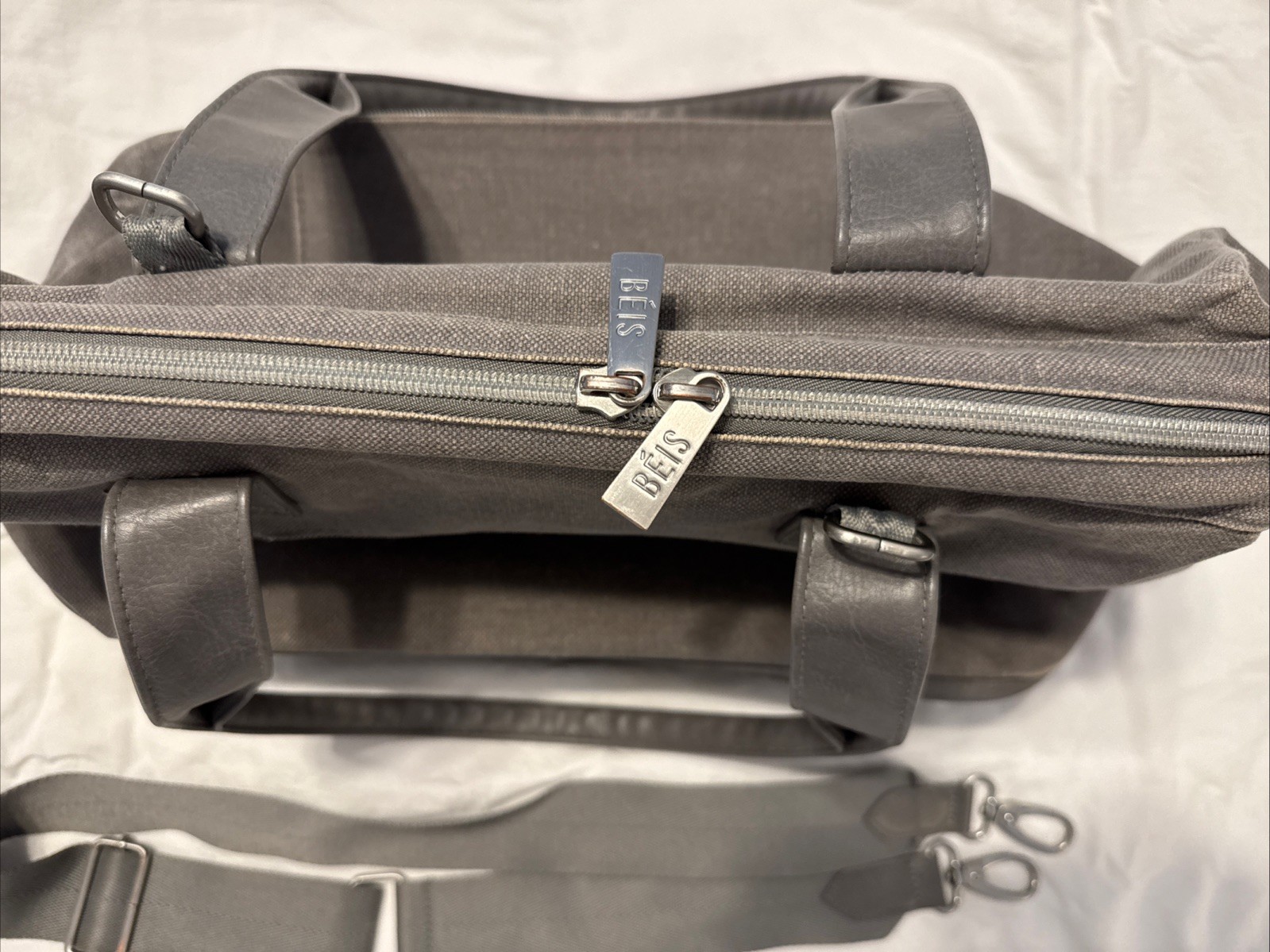 BEIS Gray Weekender Convertible Bag w/Strap 16.5″L x 8.5″W x 13.5″H Clean Unisex