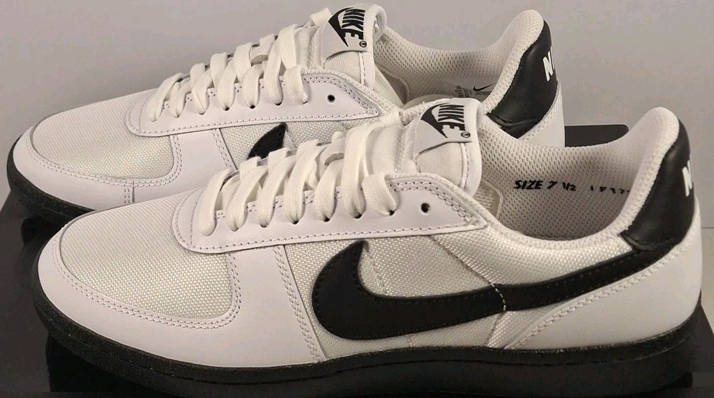 Nike IF1738-100 Men’s-12/Women’s-13.5 Field General LTR Shoes, White/Black-Sail