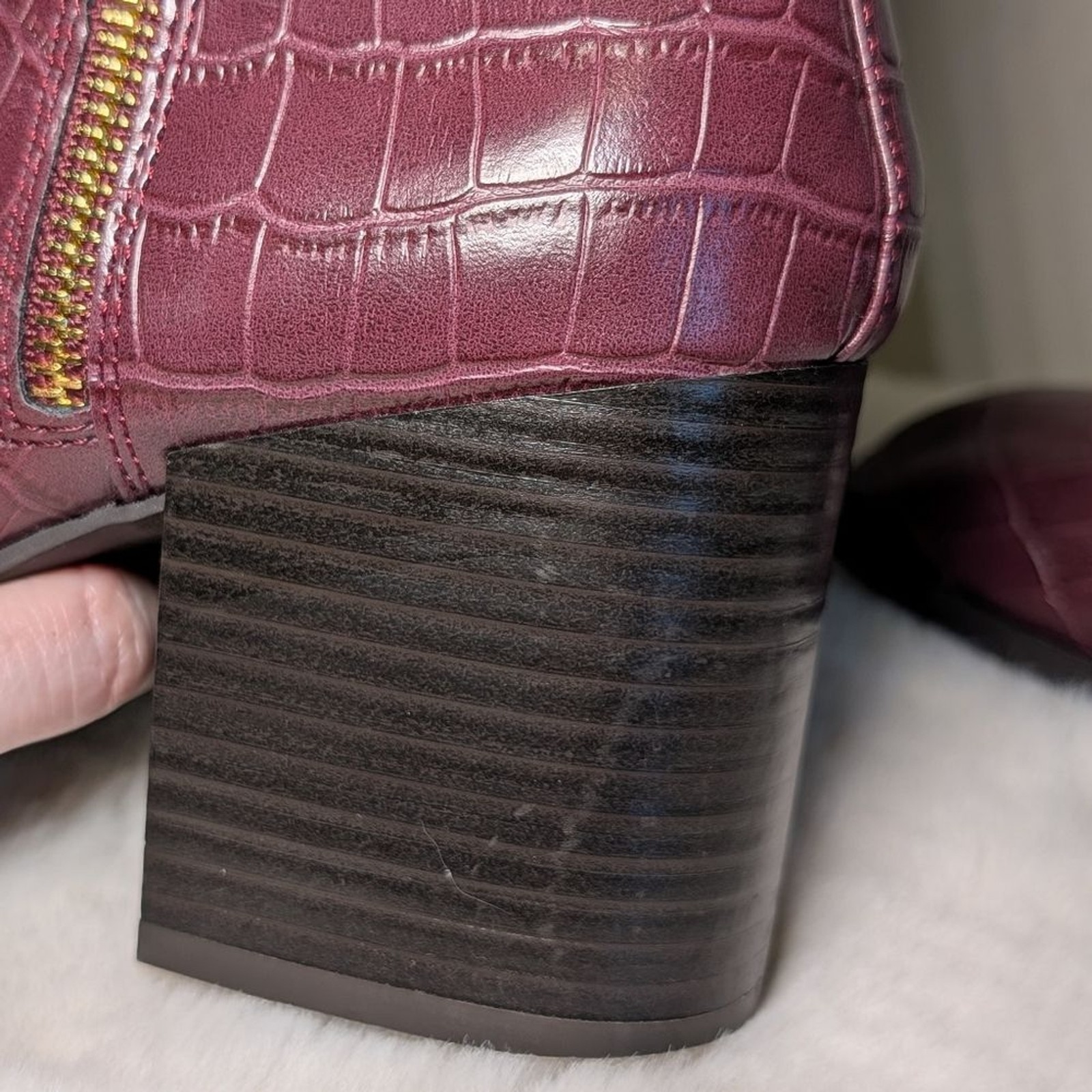 Kenneth Cole Effie Block Heel Booties | Women’s 9 M | Maroon Croc-Embossed