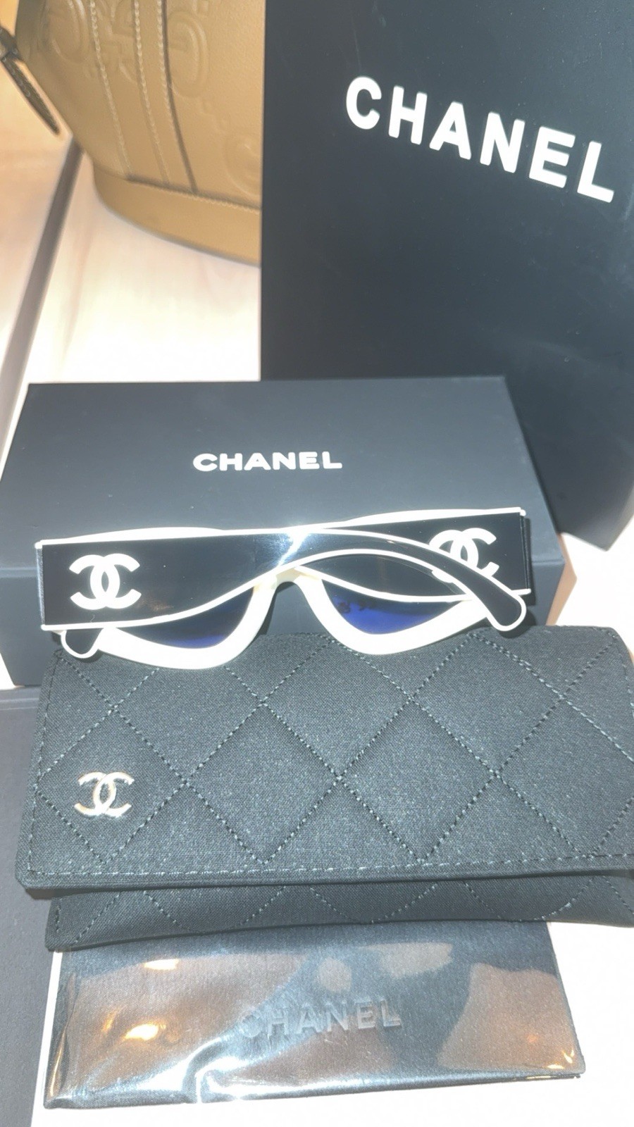 CHANEL Sunglasses Black &White Cat Eye CC Logo Authentic CH 6056 1656/53