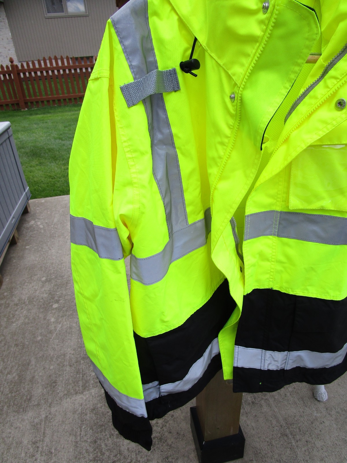 Tingley J24122 Icon Jacket Large High Vis Green 100% Water/Windproof Class 3