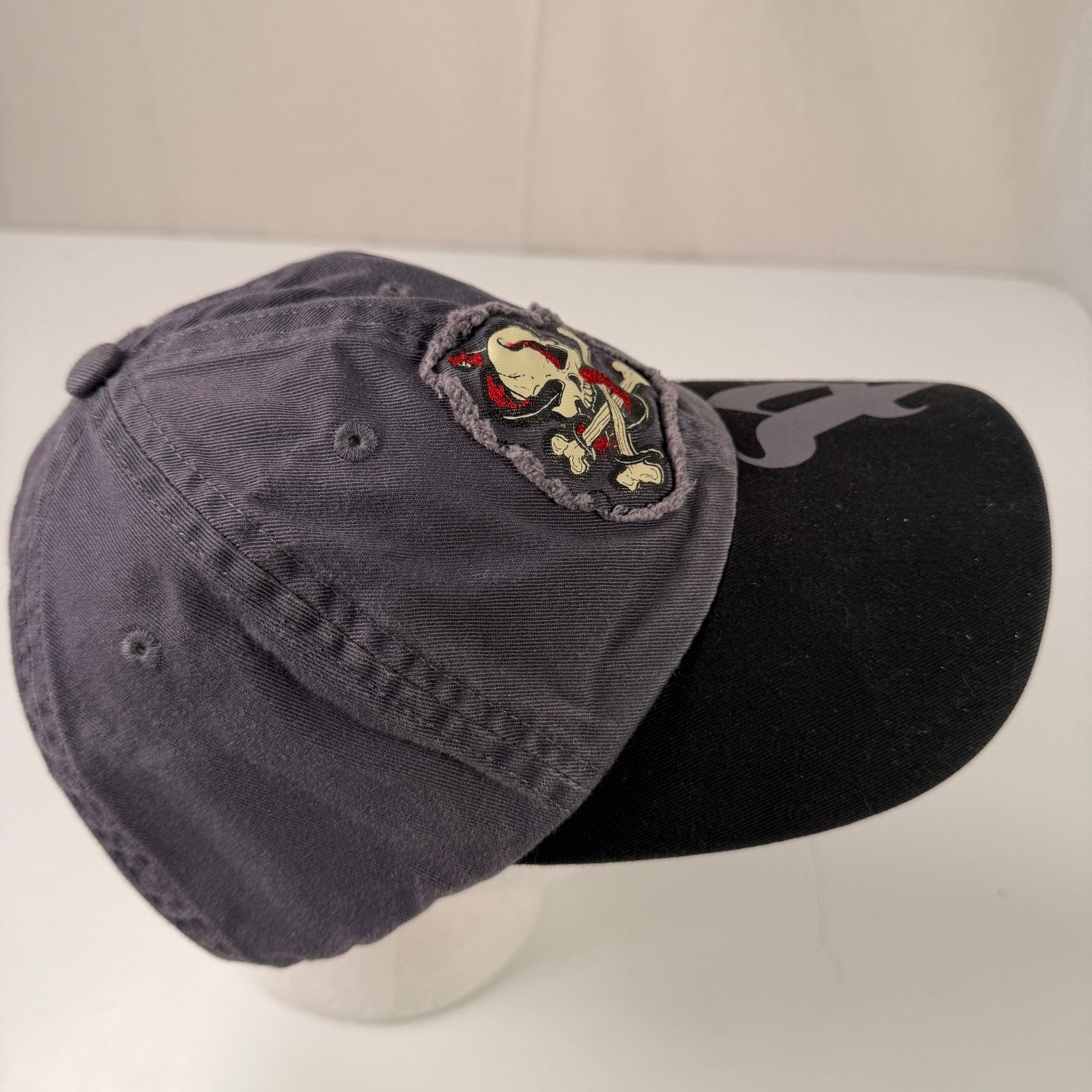 Disney Store Pirates Caribbean Skull Crossbones Baseball Hat Men’s L/G