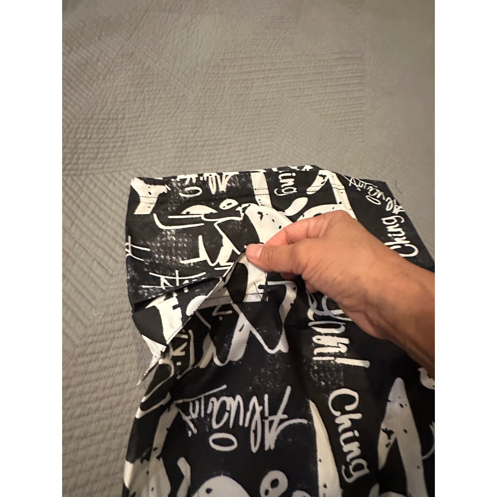 Centro Mens Graffiti Print Swim Trunks Black White Cargo Pocket MS1004 Large NWT