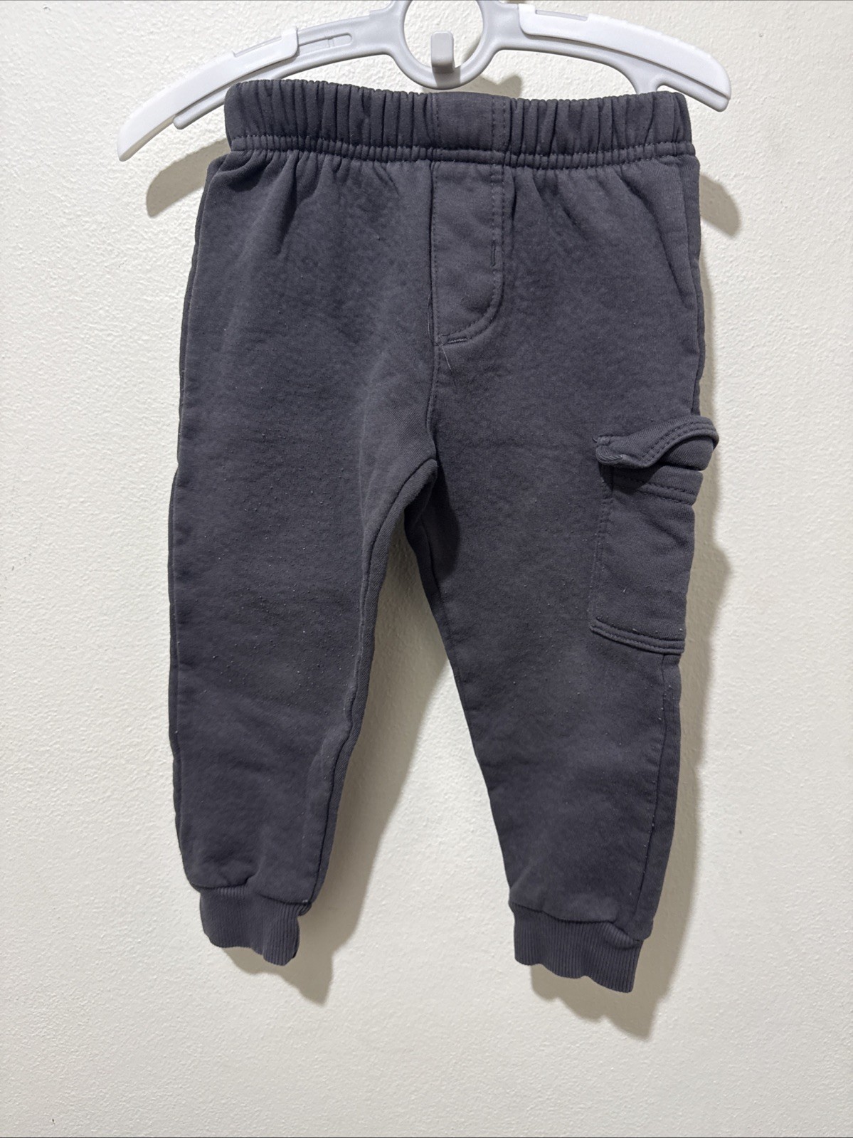 14 pants brands listed below , 2 sets and shorts boys size 3T