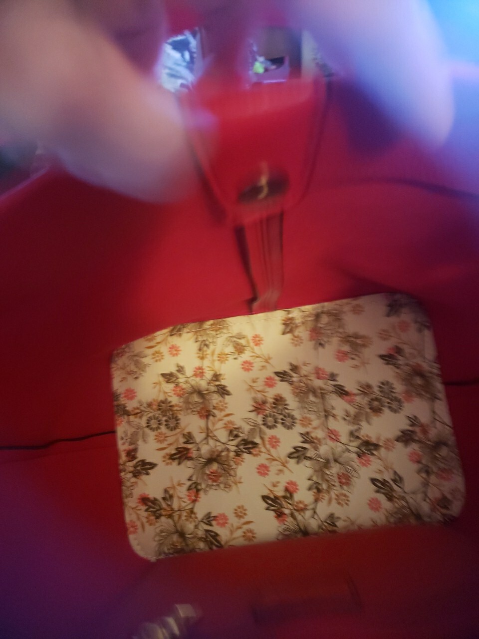 Joy SUSAN 100% Vegan Leather Hobo / Satchel Womens Purse NWOT Red