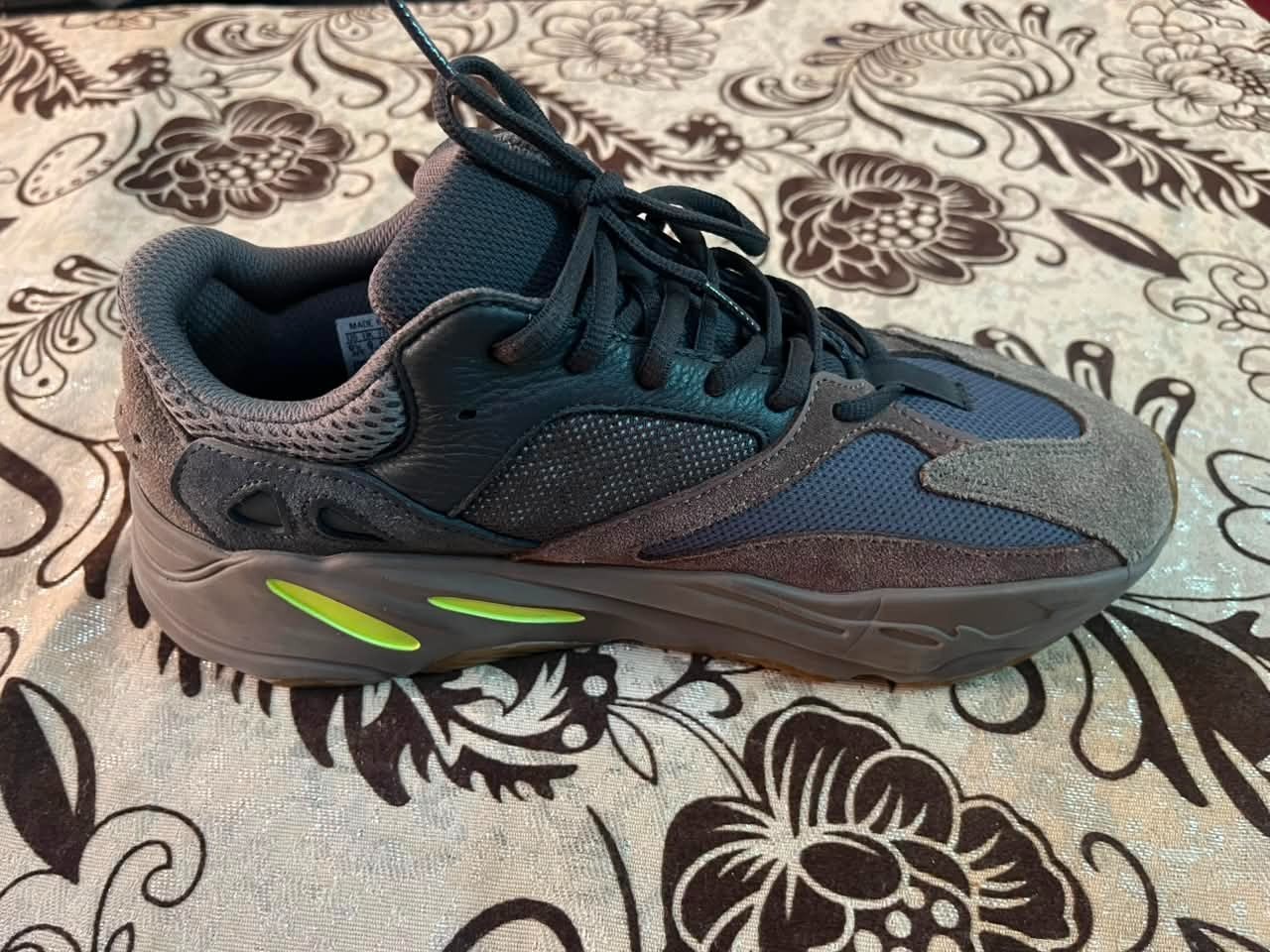 Adidas Yeezy Boost 700 V1 ‘Mauve’ EE9614 OG 2018 Pre-Owned Men’s US 9.5 NO BOX