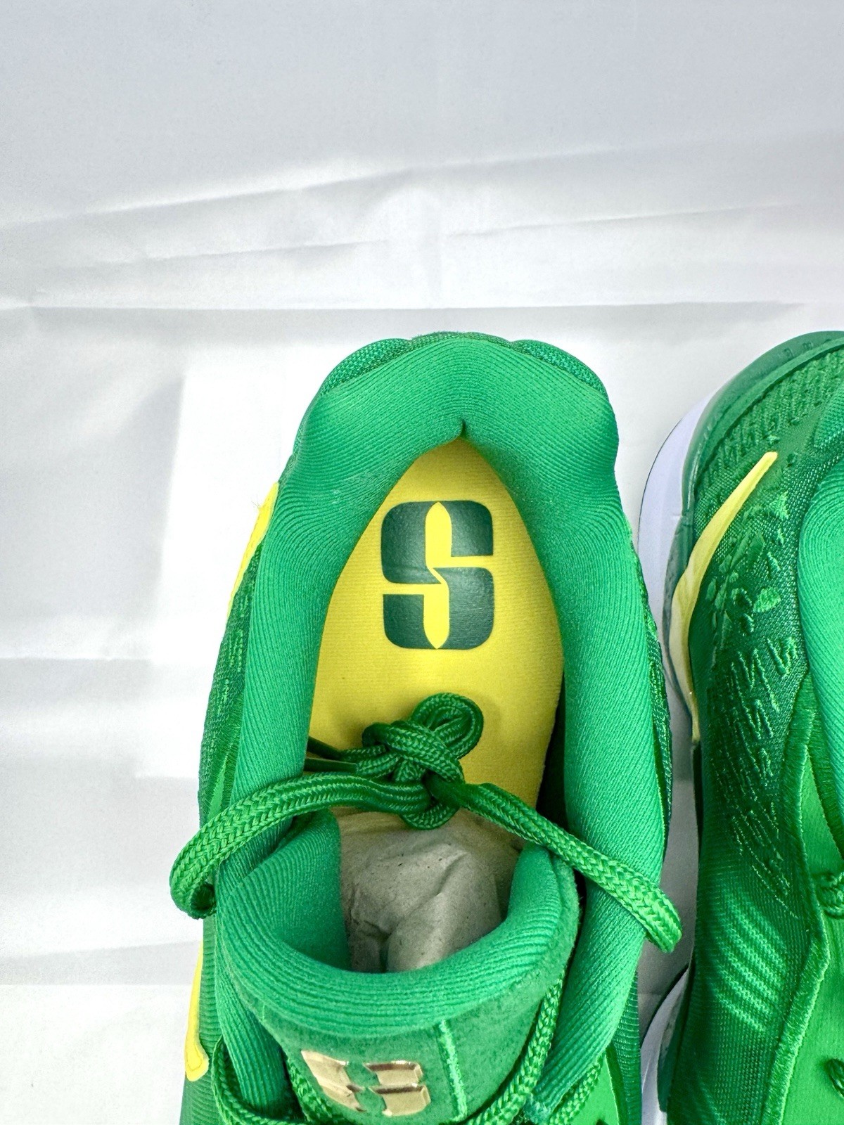 Nike Sabrina 2 Oregon Apple Green Yellow Strike HQ4344-300 W 19.5 / M 18 NIB