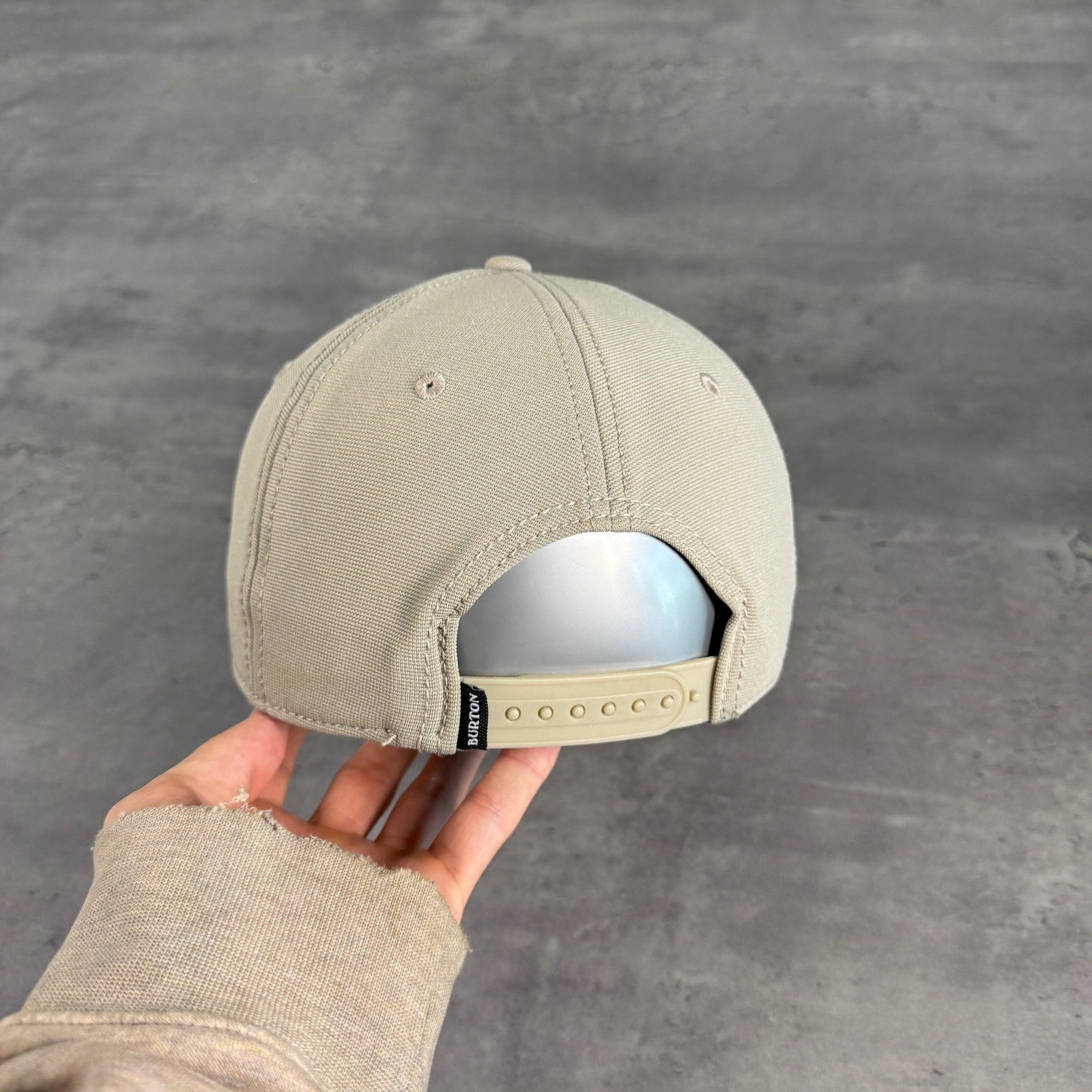 Burton Snapback Hat Mens Gray Beige Navy Mountain Logo Flat Brim Unstructured
