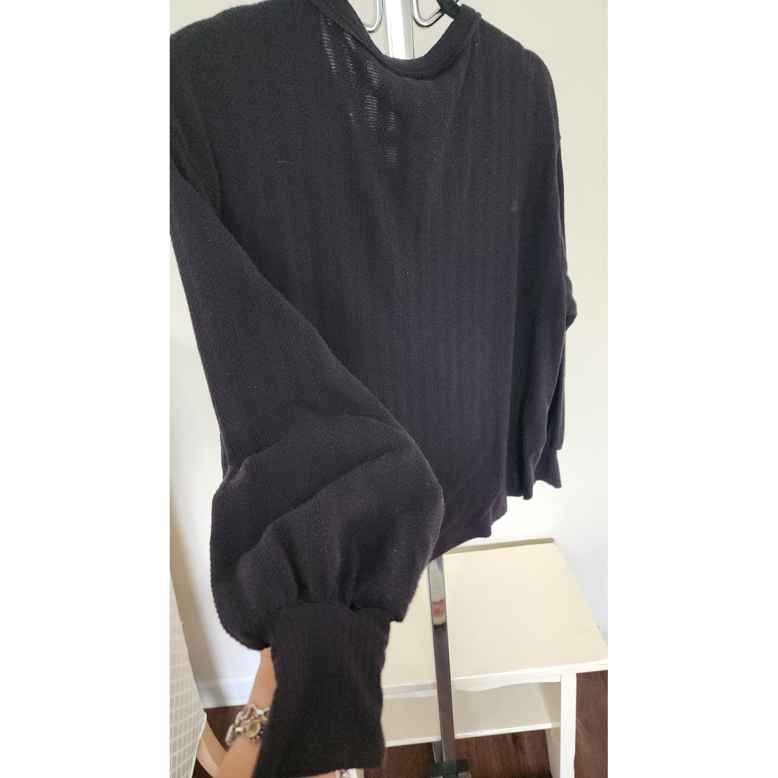 Jessica Simpson Black Ribbed Balloon Sleeve High Low Top Small