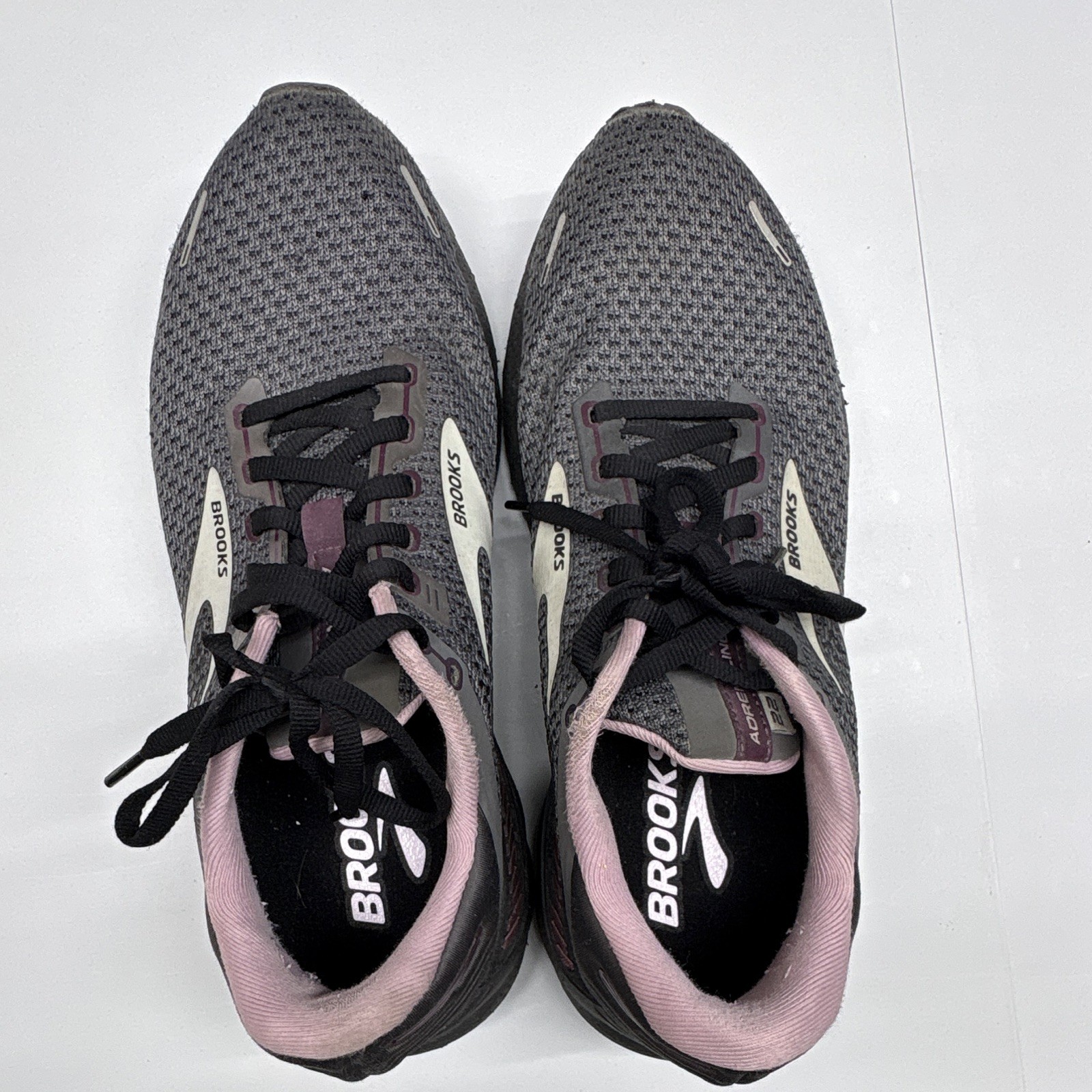 Brooks Adrenaline GTS 22 Lace-Up Low Top Mesh Sneakers Gray/Black/Pink