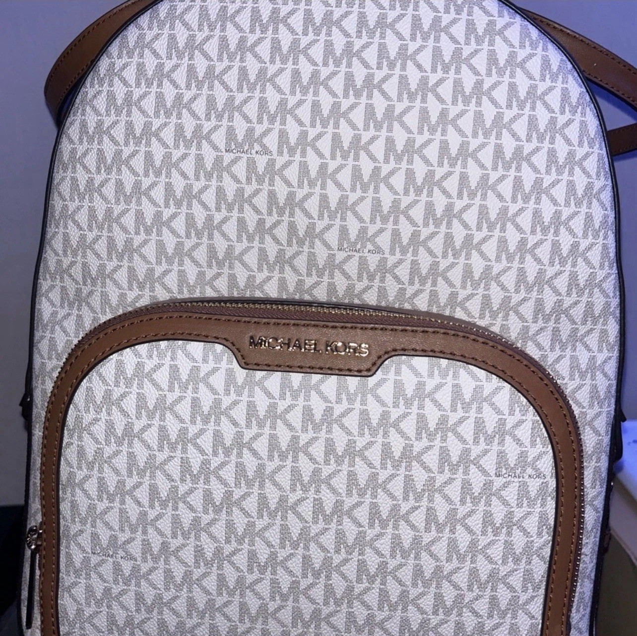Elevate your style with the Michael Kors backpack. *comes with box*