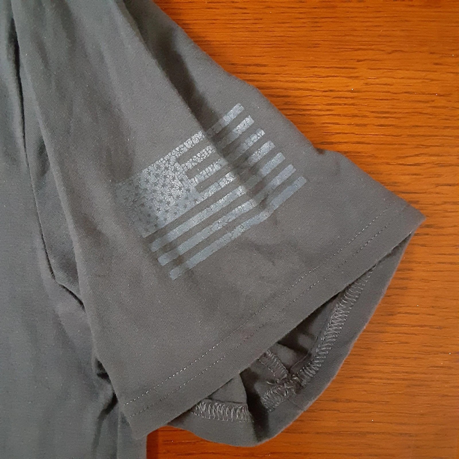 Under Armour UA Shirt Mens Medium Grey Freedom Eagle T Graphic Tee USA Flag New
