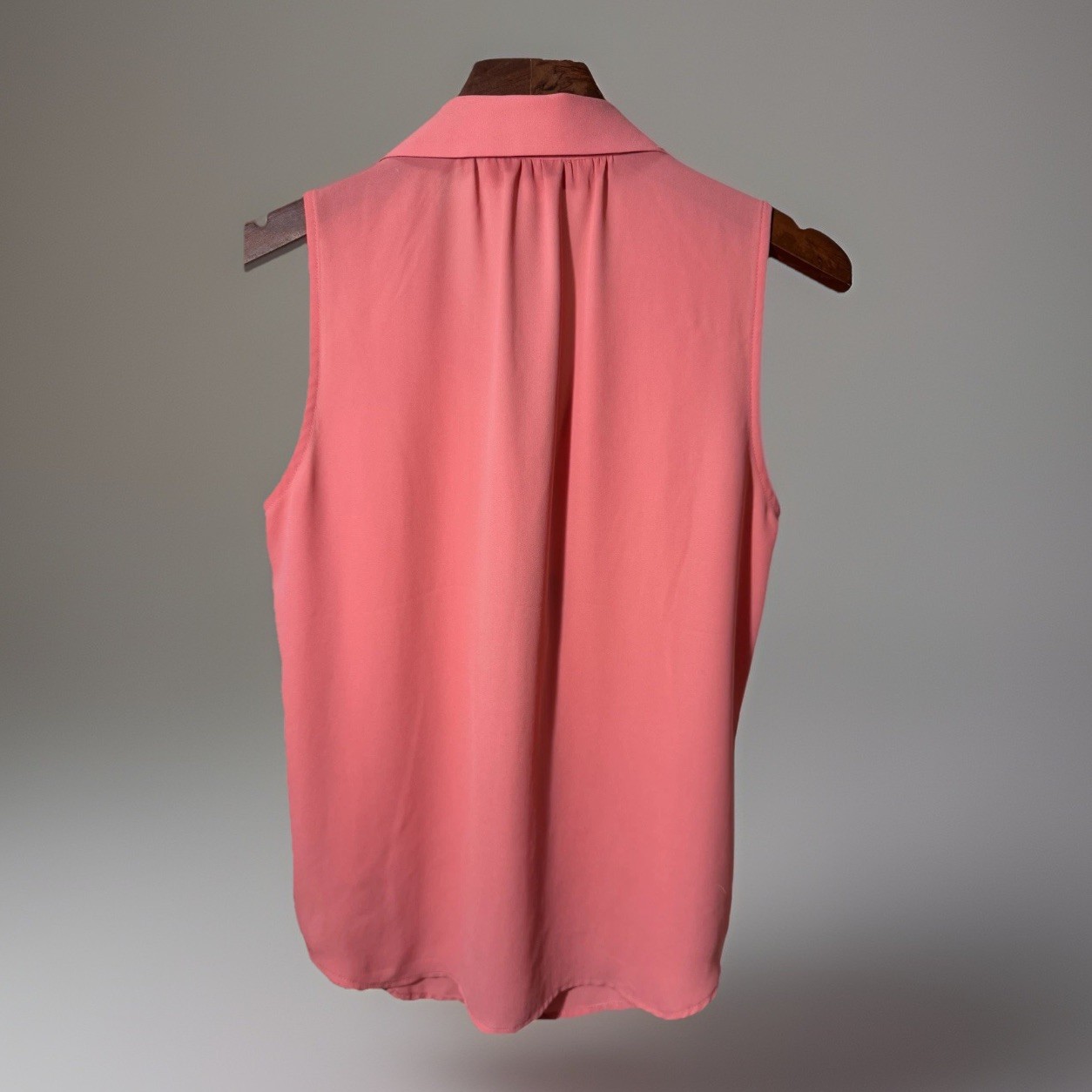 Loft XS Blouse Shell With Scalloped Button Detail Sleeveless Coral Super Cute