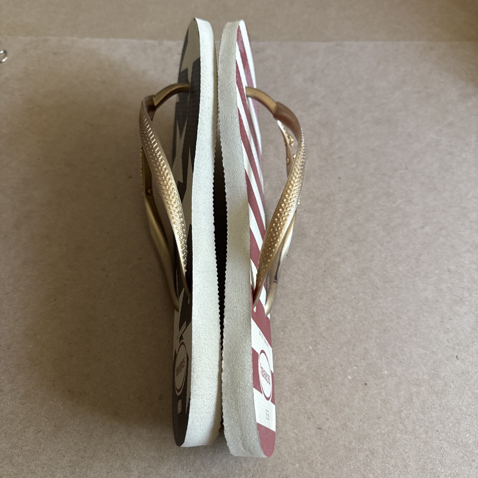 Havaianas Slim US Flag with Gold Straps and Metal Logo 39/40 Preowned Excellent