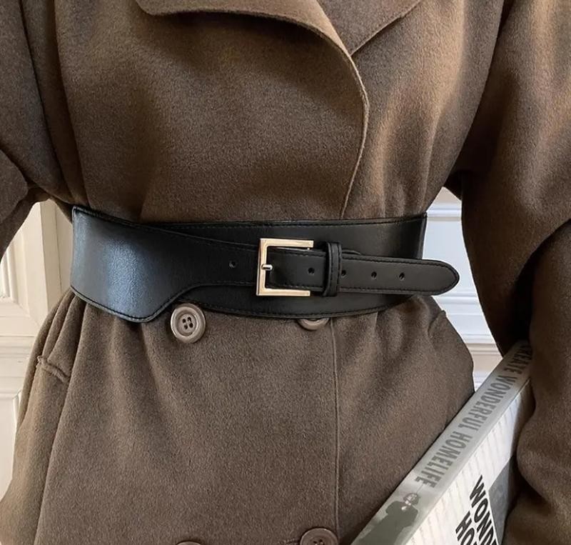 Retro Black & Golden Women’s Elegant Square Buckle Cinch Belt Size 75 Cm