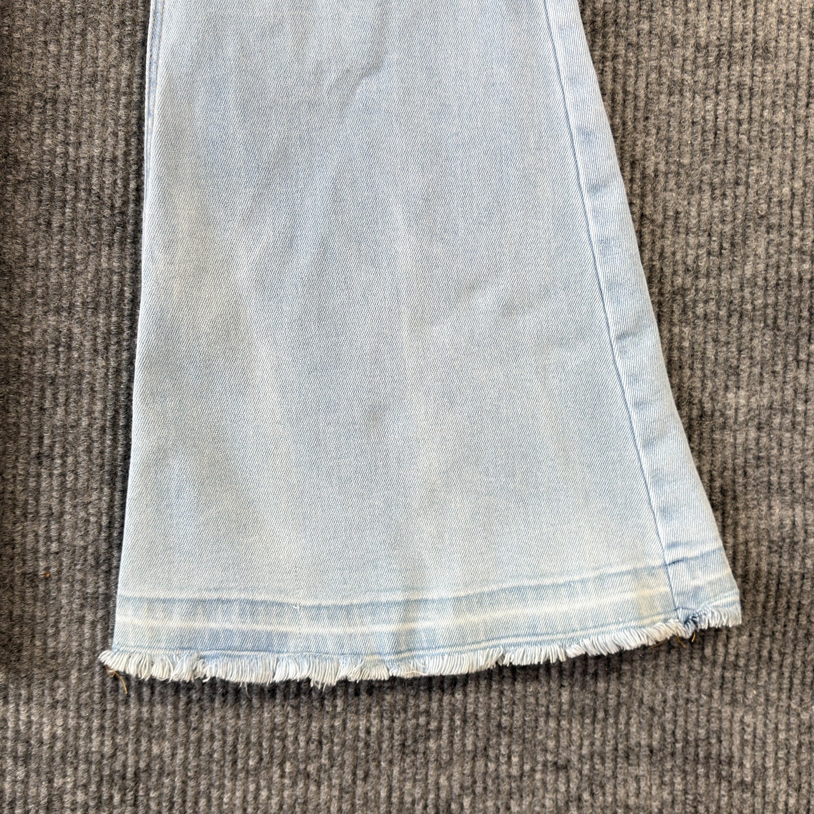 Cello Flare Jeans WomensM13 Light Wash High Rise Distressed Fringe Hem Stretch