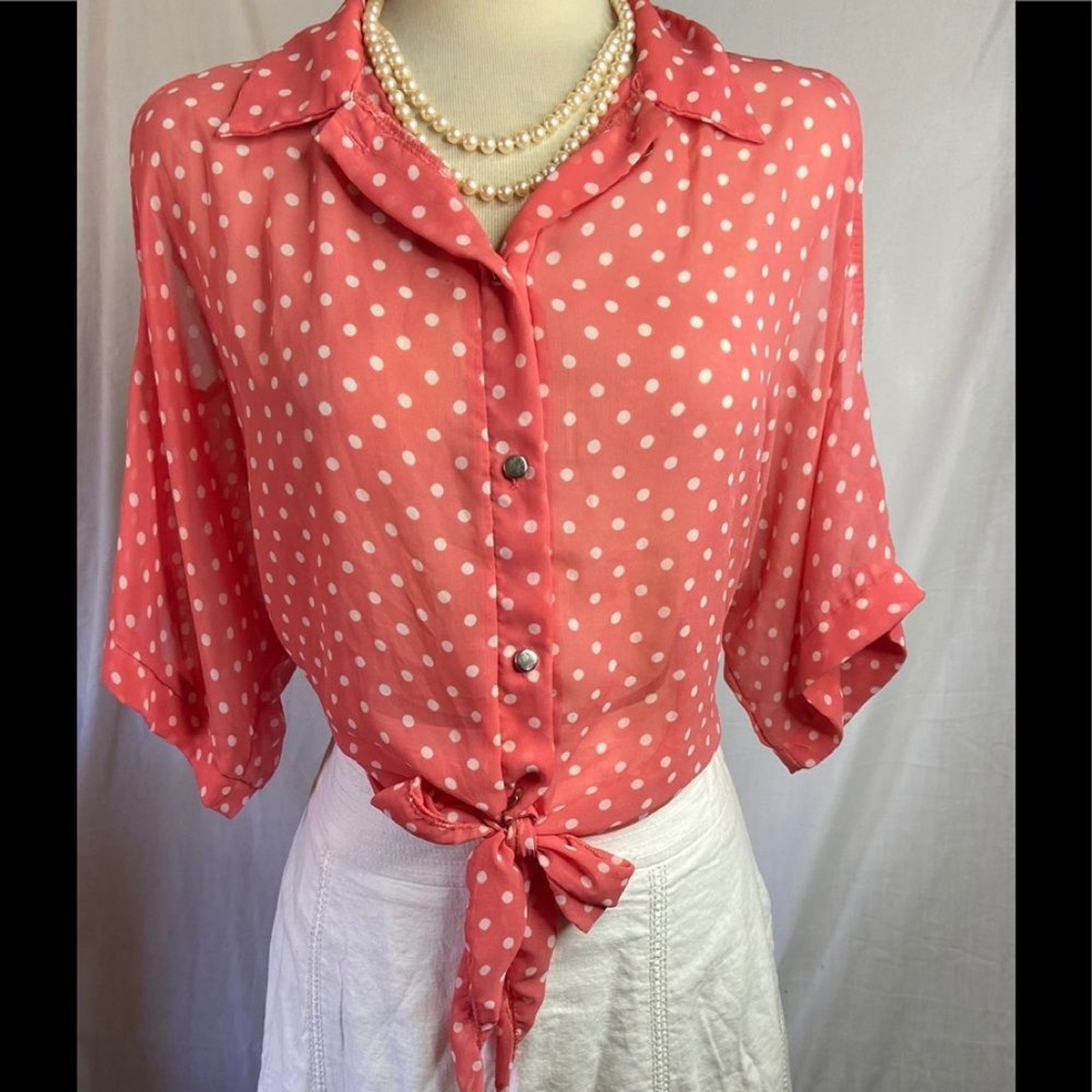 Polkadot shirt tie bottom