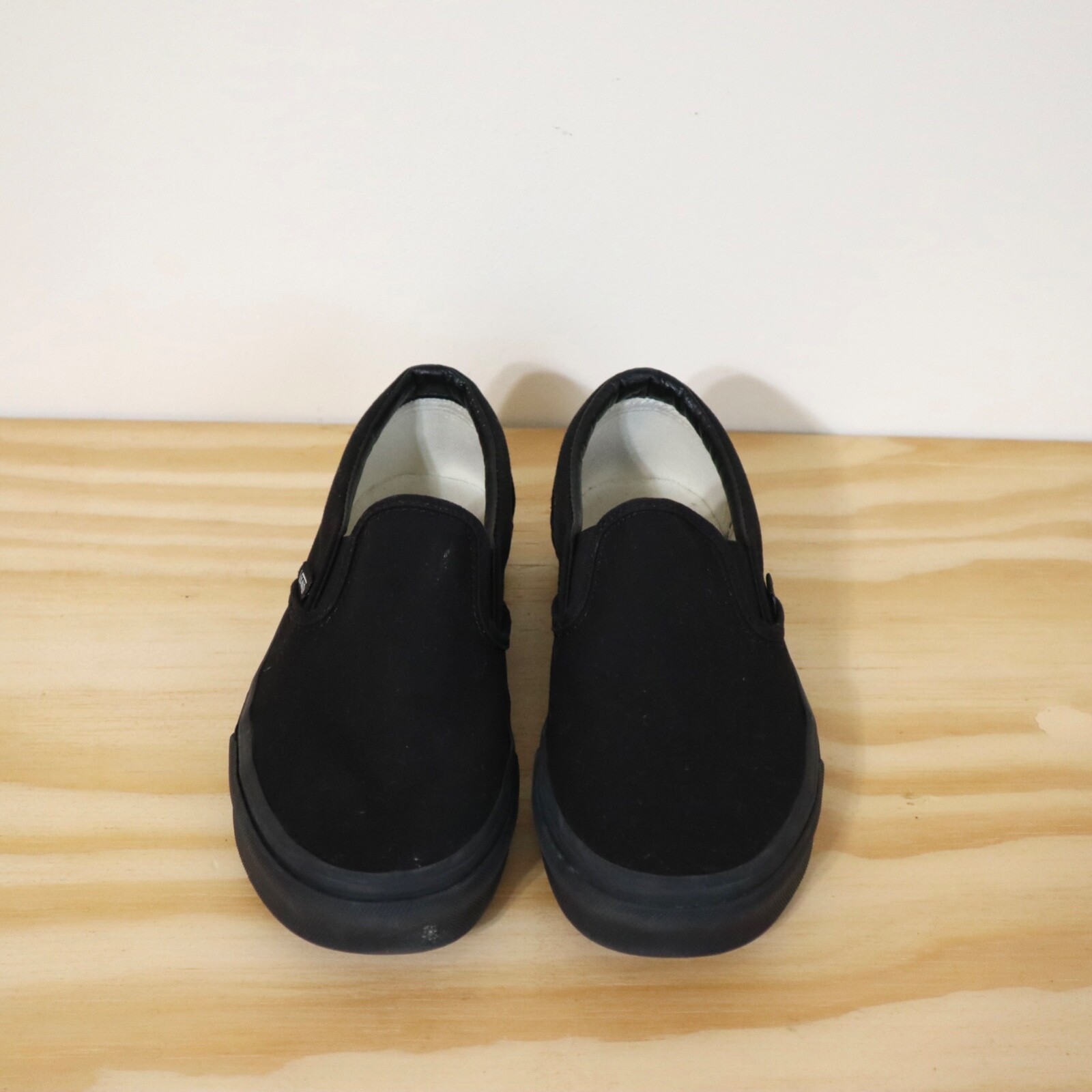 Vans Black on Black Sneakers Low Tops Size Women’s 6.5 Men 5