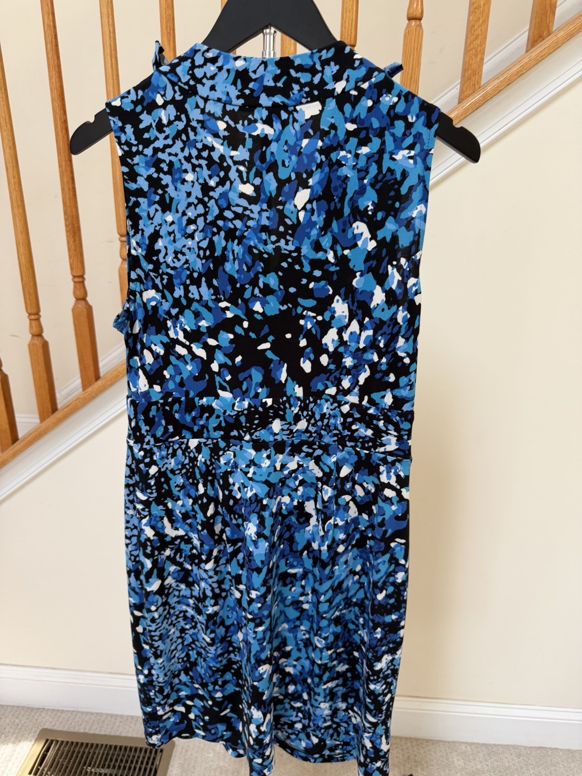 B. Calm Blue Black White Geometric Ruffle Sheath Dress V-Neck Sleeveless 8