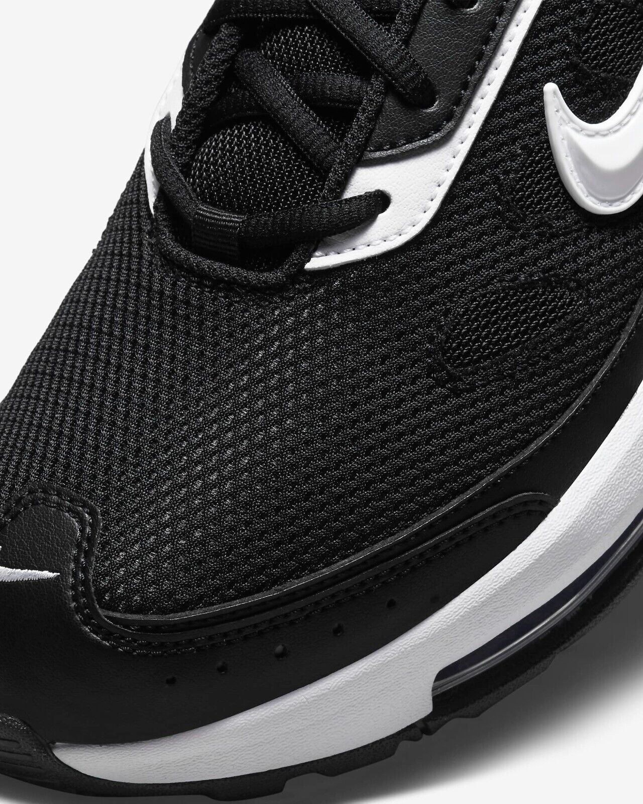 Authentic NIKE AIR MAX AP / Men’s / Black-White-Black / NIB