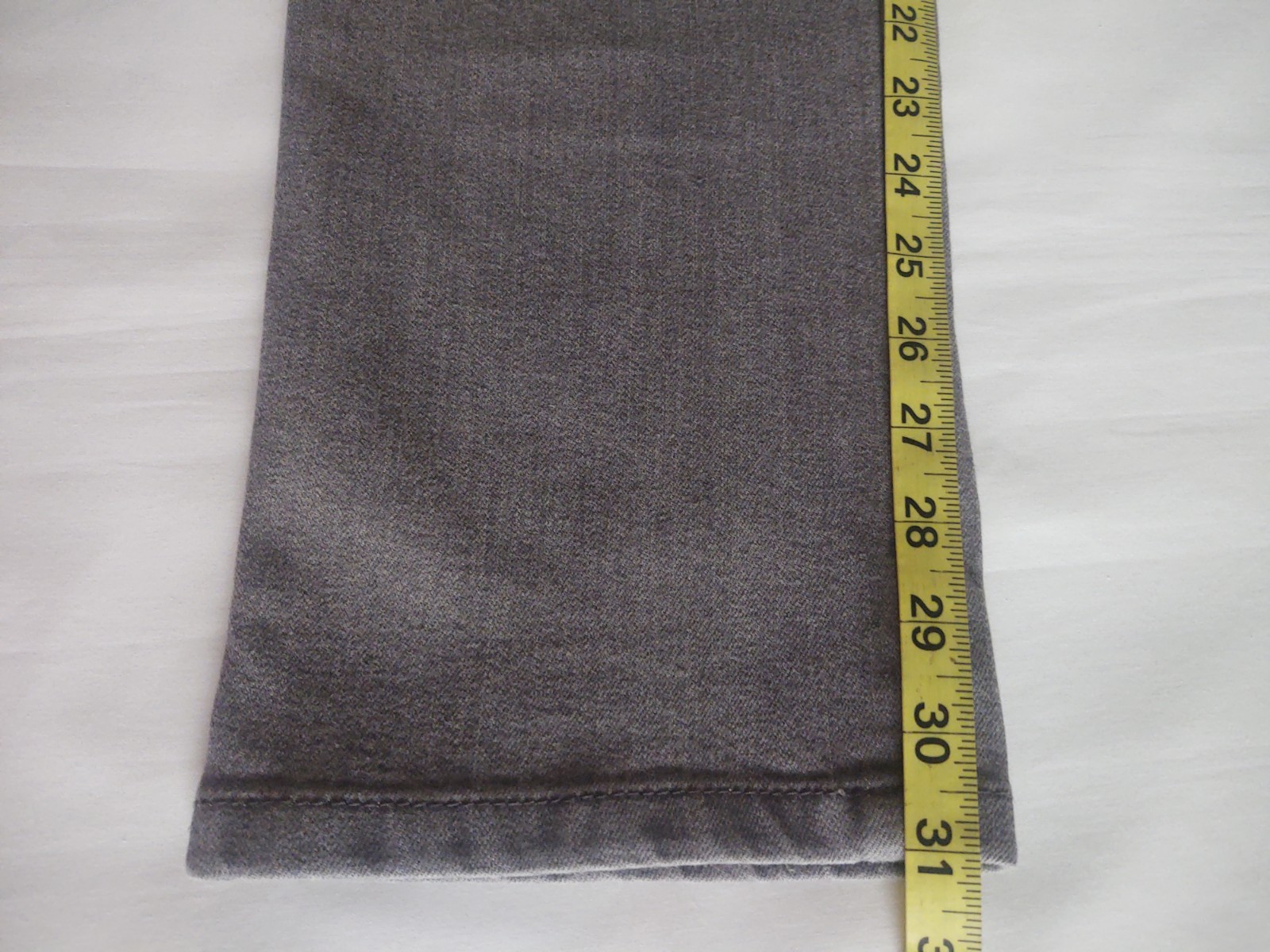 Gloria Vanderbilt Ladies’ Amanda Stretch Denim Jeans – Grey Wash 6 NWT