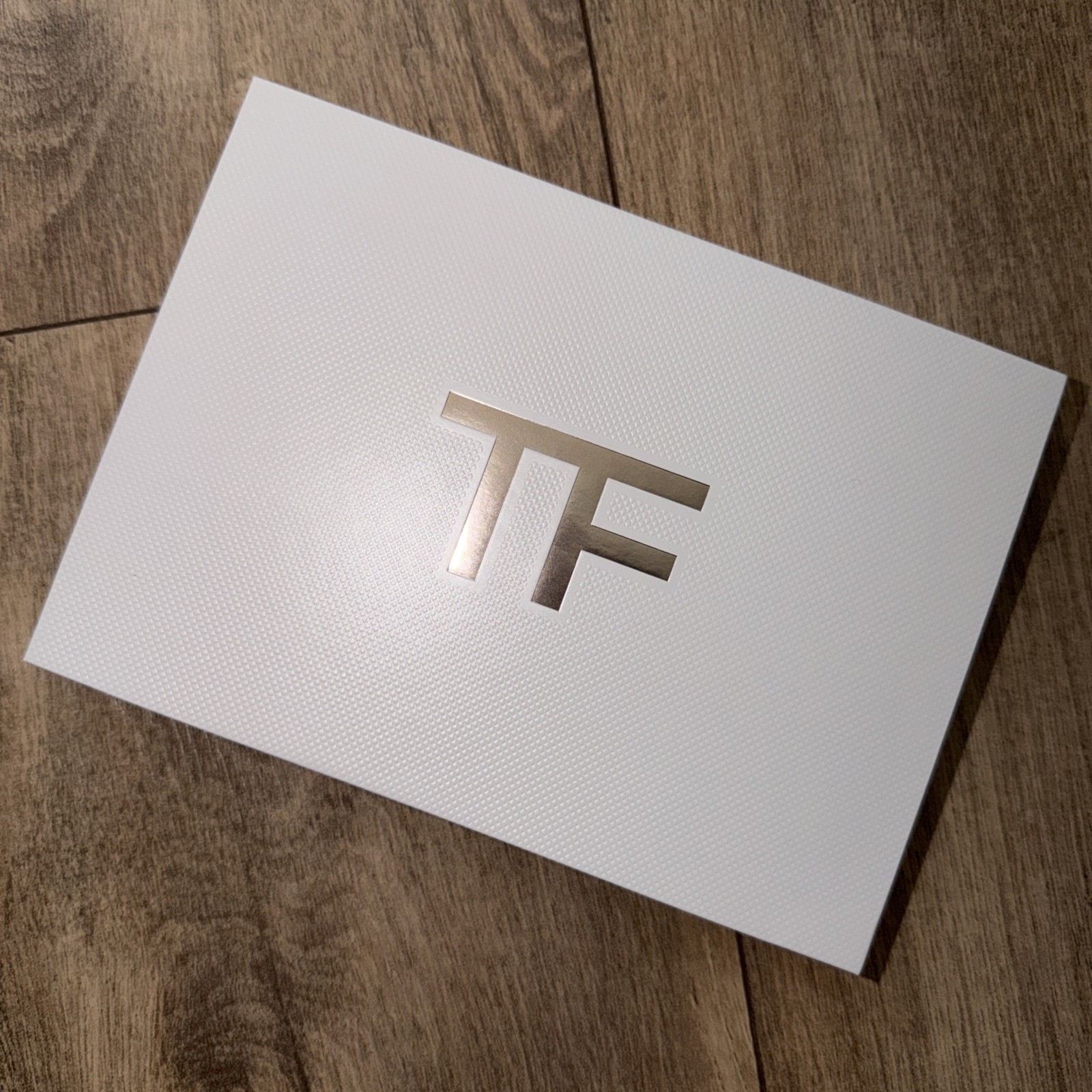 New in Box Tom Ford White Vegan Leather Zipper Wallet Pouch Clutch Authentic GWP
