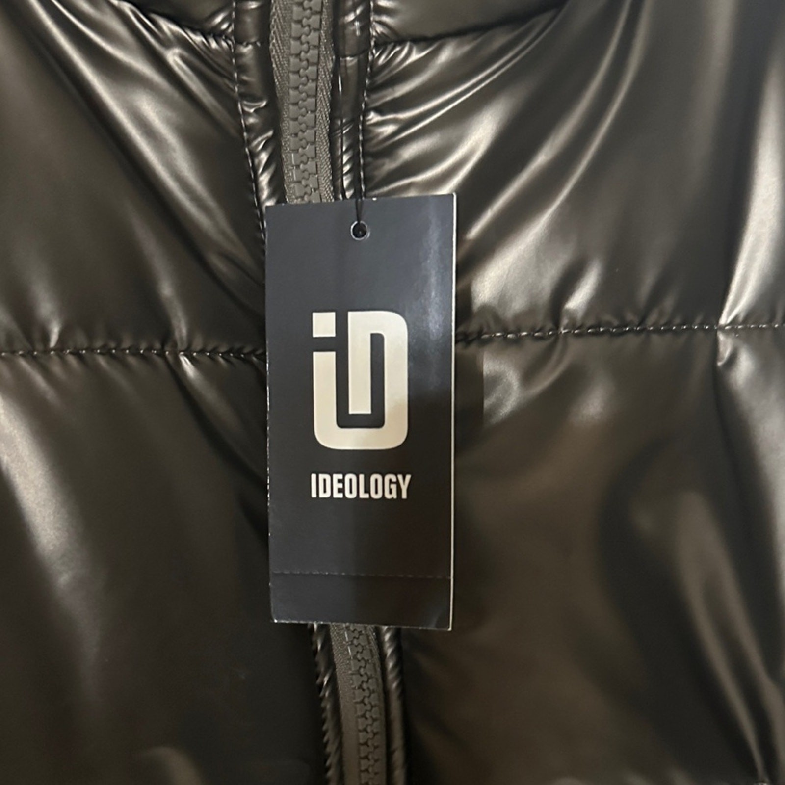 ID Ideology Metallic Pewter Grey Puffer Vest Size Medium