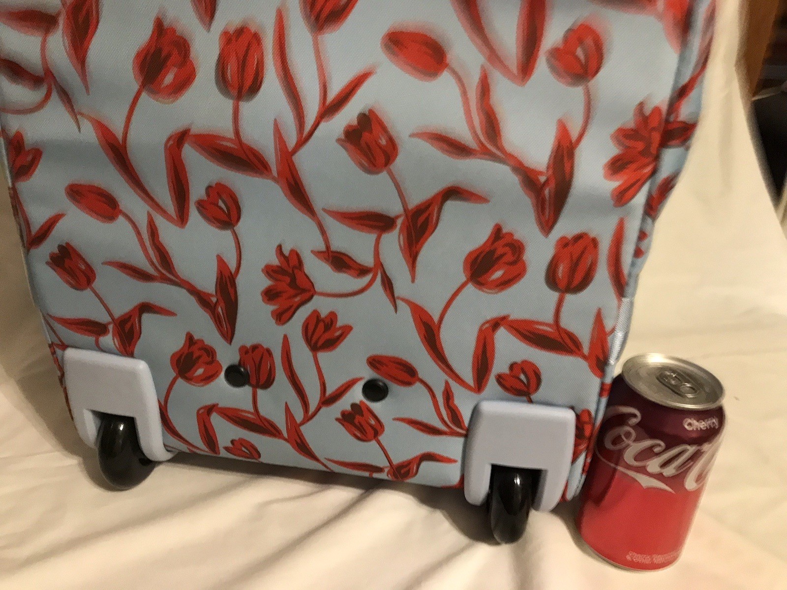 Floating Tulips Vera Bradley WHEELED Carry On Polyester NWT 21w 9.5h 12.75d NWT