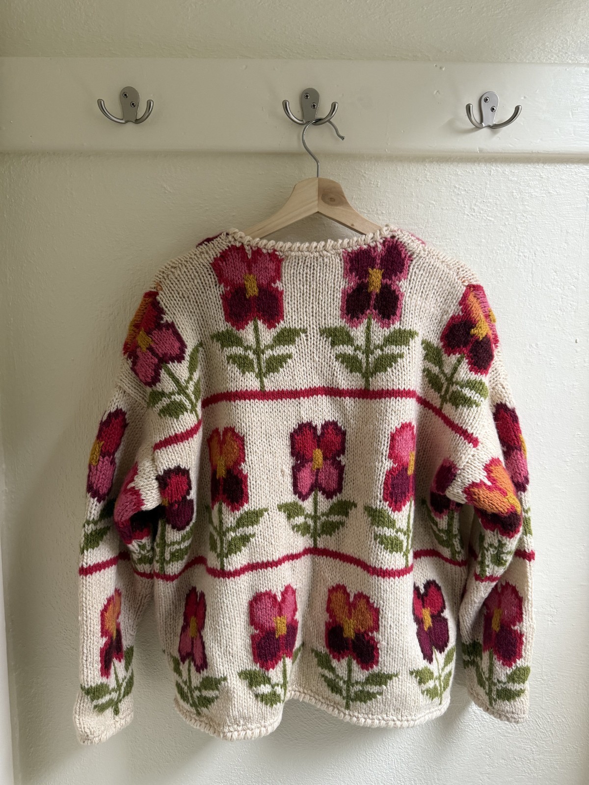 vintage Express tricot 100% wool handknitted floral cardigan sweater women’s M/L