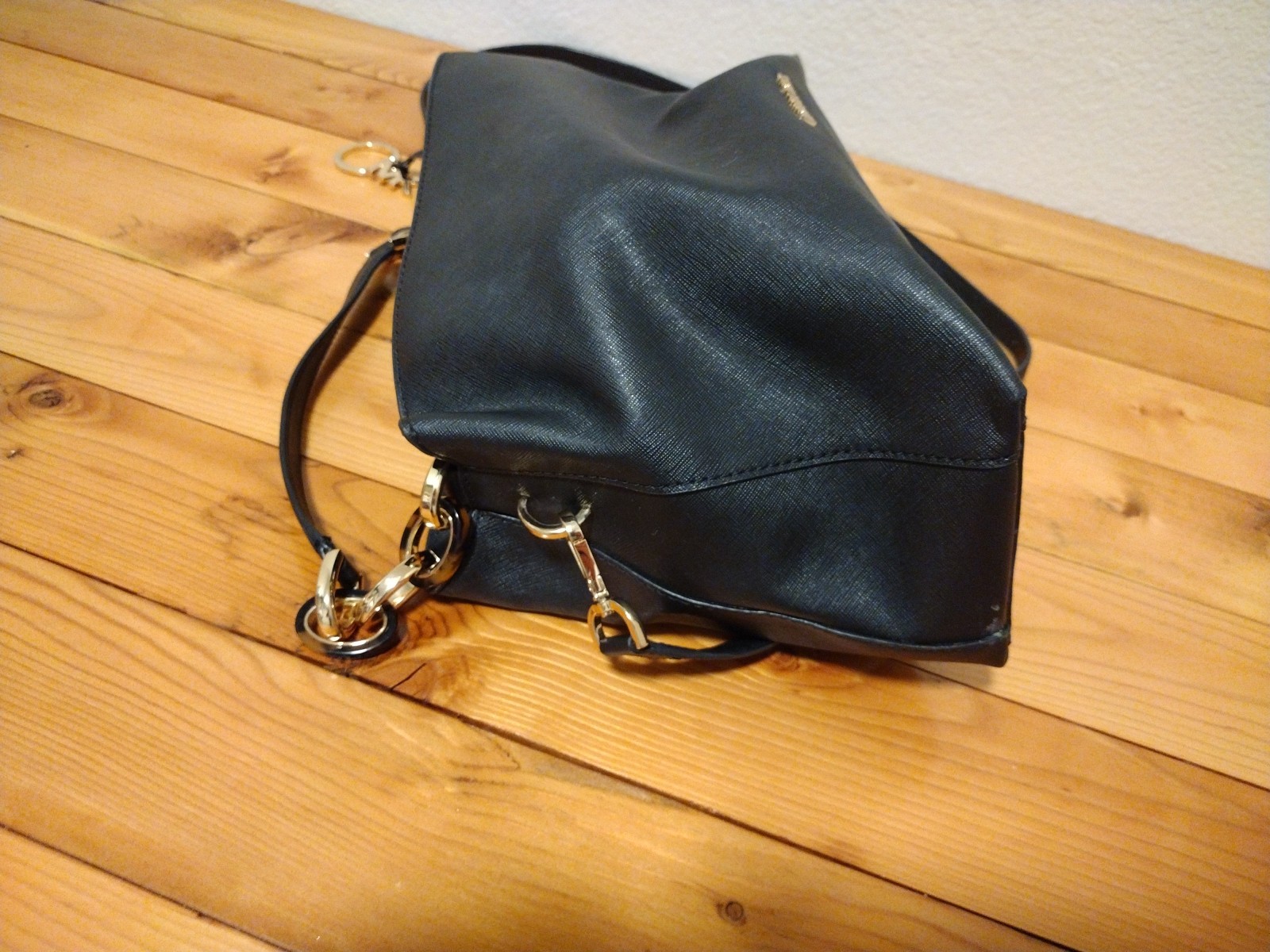 Michael Kors Medium Savannah Satchel Black Saffiano Leather Handbag Crossbody
